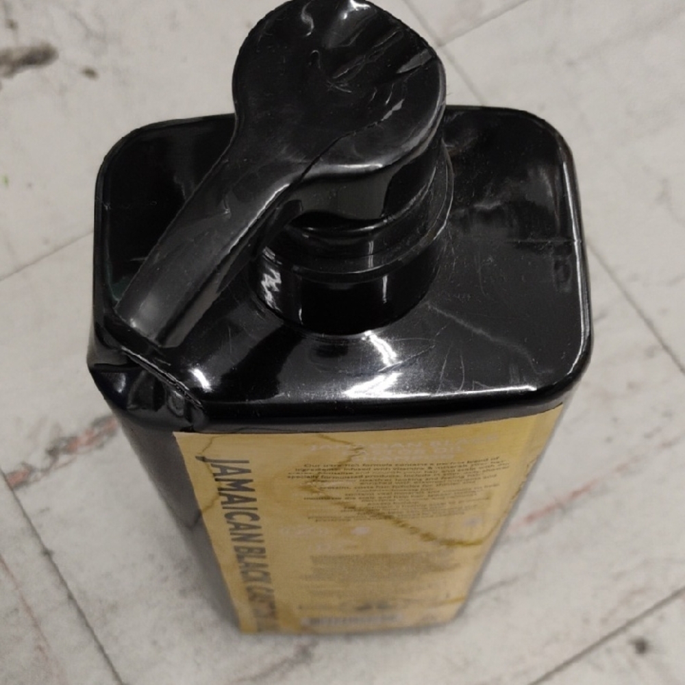 Shampoo - Black and Gold